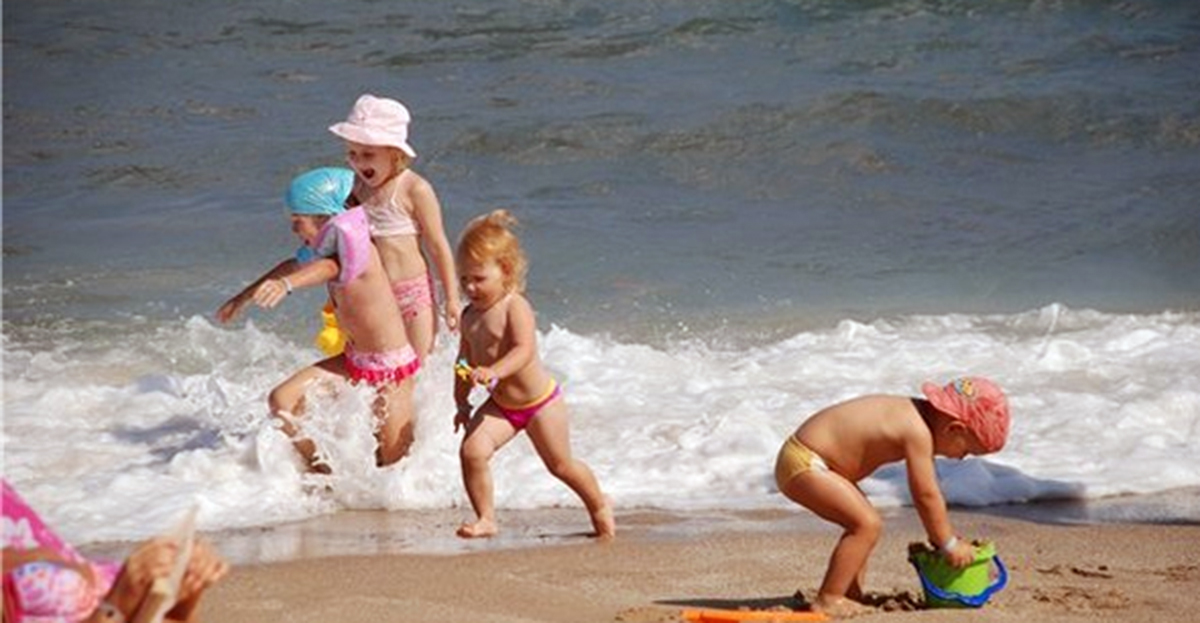 Нудиский пляж и дети